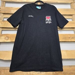 Keith Haring Black T-Shirt with Heart Graphic Size:L